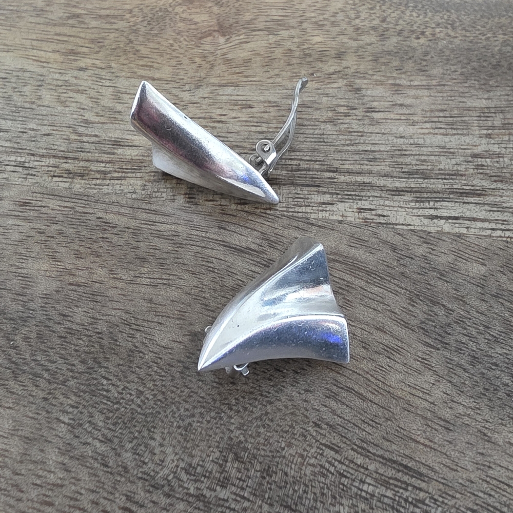 Vintage Zina Sterling Silver Modernist Clip On Earrings